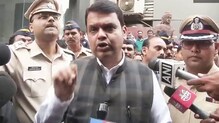 बाहेरचे लोक महाराष्ट्रात येऊन जातीवाद वाढवताहेत, मुख्यमंत्र्यांचा हल्लाबोल बाहेरचे लोक महाराष्ट्रात येऊन जातीवाद वाढवताहेत, मुख्यमंत्र्यांचा हल्लाबोल