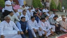 विधानसभेत विरोधकांचा पुन्हा गदारोळ; कामकाज तहकूब विधानसभेत विरोधकांचा पुन्हा गदारोळ; कामकाज तहकूब