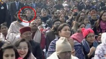 राजपथावर चौथ्या नाही, सहाव्या रांगेत बसले राहुल गांधी; काँग्रेसची नाराजी राजपथावर चौथ्या नाही, सहाव्या रांगेत बसले राहुल गांधी; काँग्रेसची नाराजी