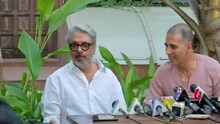 अक्षय म्हणाला, भन्साळींची गरज मोठी, 'पॅडमॅन' पुढे ढकलला