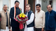 नाना पटोलेंची अखेर 'घरवापसी', राहुल गांधींच्या उपस्थितीत केला प्रवेश नाना पटोलेंची अखेर 'घरवापसी', राहुल गांधींच्या उपस्थितीत केला प्रवेश