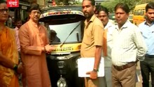 रिक्षा चालकांच्या मदतीला स्थानिक आमदार आले धावून