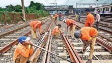 तिन्ही रेल्वे मार्गांवर आज मेगा ब्लॉक, प्रवाशांचे होणार मेगाहाल