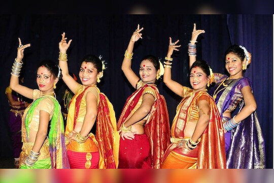 कोण घेणार तमाशाला वाचवण्याची ‘सुपारी’?