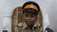 ...आणि म्हणून 6 वर्षाचा चिमुकला बनला एक दिवसाचा पोलीस निरीक्षक!