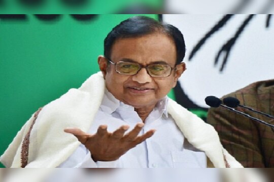 विमानतळावर चहा-काॅफीचे भाव ऐकून पी.चिदंबरम यांना बसला धक्का