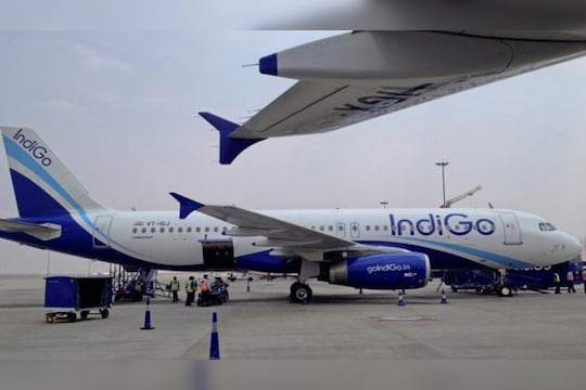 Andheri bridge collapse: प्रवाशांना असाही दिलासा... इंडिगोने देऊ केली मोफत सेवा