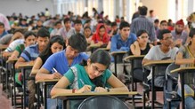 HSC Board Exam 2020 : आजपासून बारावीची परीक्षा, पहिला आहे Englishचा पेपर HSC Board Exam 2020 : आजपासून बारावीची परीक्षा, पहिला आहे Englishचा पेपर
