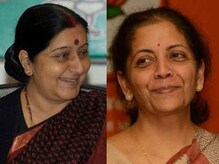 परराष्ट्र आणि संरक्षणमंत्र्यांचे 'ते' फोटो व्हायरल परराष्ट्र आणि संरक्षणमंत्र्यांचे 'ते' फोटो व्हायरल