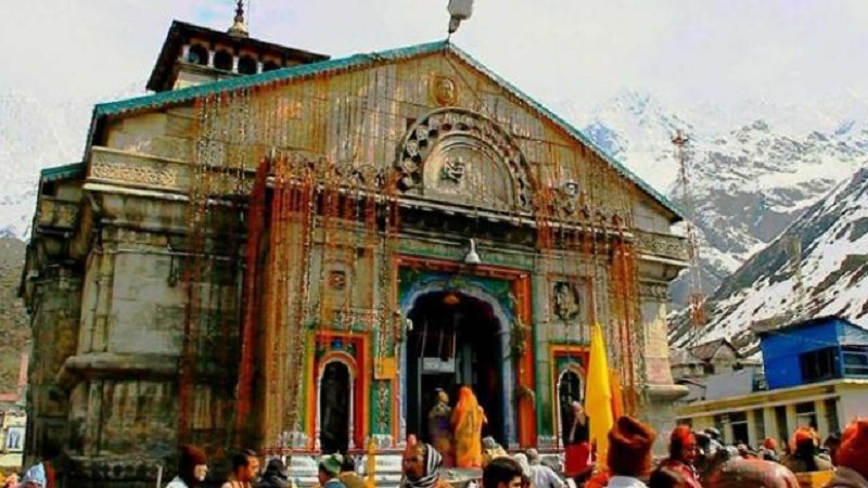 केदारनाथच्या गुरुंना केलं क्वारंटाइन, मुकुट पोहोचवण्यासाठी नांदेडपासून रस्त्याने केला 1800 किमी चा प्रवास