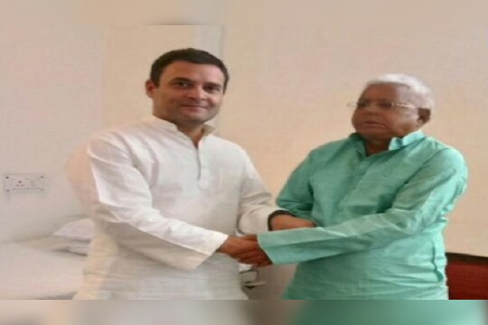 लालू यादवांना भेटण्यासाठी राहुल गांधी दिल्लीला, राजकीय चर्चांना उधाण