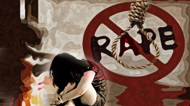 नात्याला काळिमा, आई- बाबा नसताना भावानेच केला 8 वर्षाच्या बहिणीवर बलात्कार