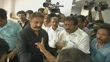 रुग्णालयात जखमींना भेटायला आलेल्या कमल हासनला घ्यावा लागला काढता पाय
