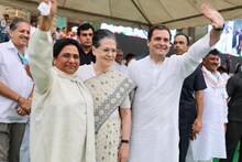 शपथविधी समारंभात लक्ष वेधलं ते मायावती-सोनियांच्या केमेस्ट्रिने