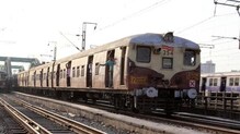 'इधर चली मैं उधर चली', हार्बरची रेल्वे बेलापूरऐवजी पोहचली वांद्र्याला !