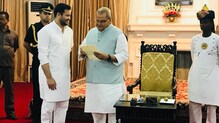 बिहारमध्ये राजदचा सत्ता स्थापनेचा दावा, राज्यपालांकडे बहुमताचं पत्र सोपवलं बिहारमध्ये राजदचा सत्ता स्थापनेचा दावा, राज्यपालांकडे बहुमताचं पत्र सोपवलं