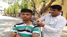 ड्रेस कोडचं 'नीट' पालन नाही, विद्यार्थ्यांच्या कापल्या कॉलर,बुलडाण्यातला अजब प्रकार! ड्रेस कोडचं 'नीट' पालन नाही, विद्यार्थ्यांच्या कापल्या कॉलर,बुलडाण्यातला अजब प्रकार!