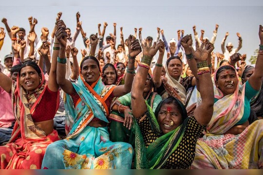 'वॉटरकप'चं तुफान झालं शांत, पाण्याचा प्रत्येक थेंब अडवण्यासाठी राबले हजारो हात!