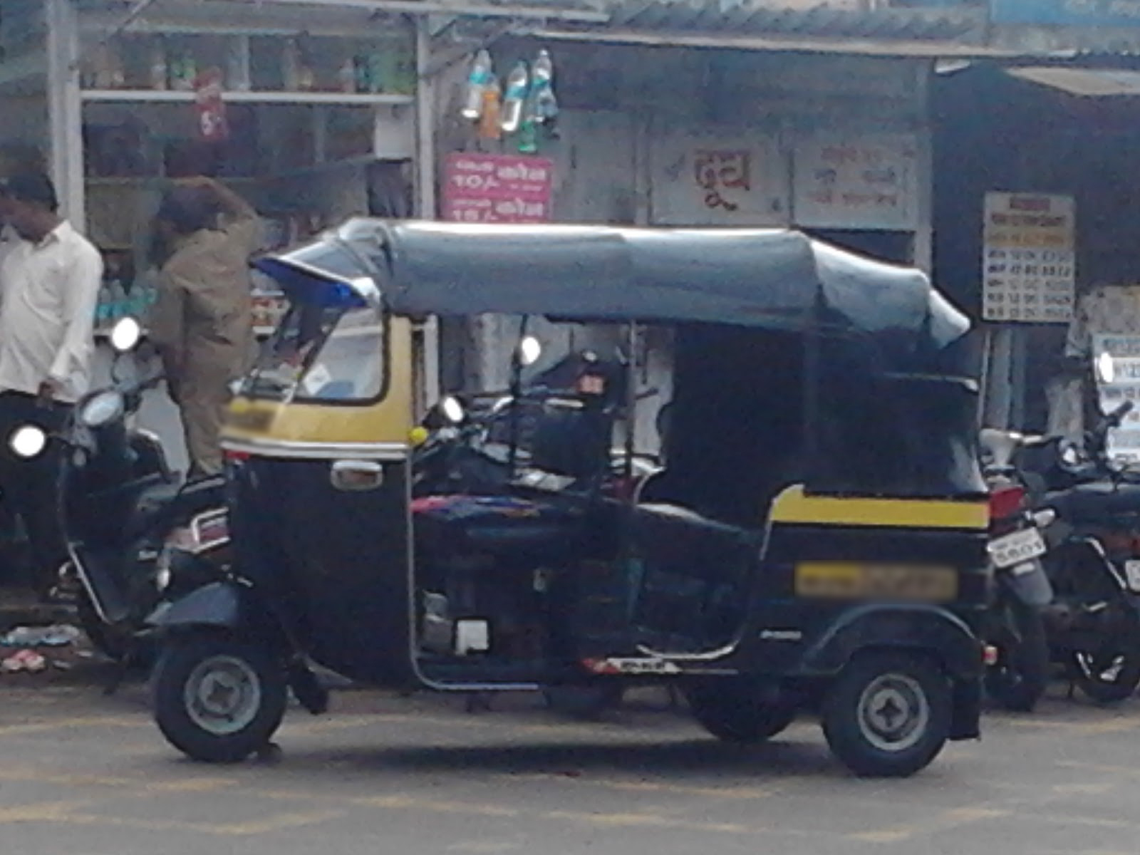 फक्त 20 रूपयांसाठी रिक्षाचालकाने घेतला प्रवाशाचा जीव