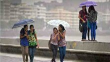 मुंबईसह उपनगरात विजेच्या कडकडाटासह पावसाचं जोरदार आगमन