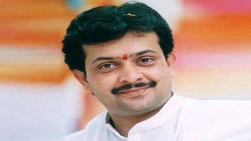 मला भेटलेले भय्यू महाराज...!!