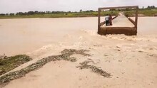 बेळगावात उद्घाटनाच्या आधी वाहून गेला 5कोटी खर्च करून बांधलेला पूल
