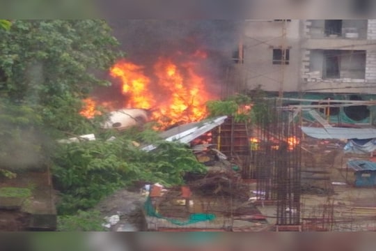 काय घडलं घाटकोपरमध्ये? : प्रचंड स्फोट, आगीचे लोट आणि घाबरलेले जीव