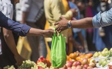 उद्यापासून राज्यात प्लास्टिक बंदी, कापडी पिशवी बाळगायला विसरू नका! उद्यापासून राज्यात प्लास्टिक बंदी, कापडी पिशवी बाळगायला विसरू नका!