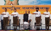 भागवतांनी मोडली 'ही' संघप्रथा; प्रणवदांनीही दाखवून दिलं, मी तुमचा अतिथी, सेवक नाही!