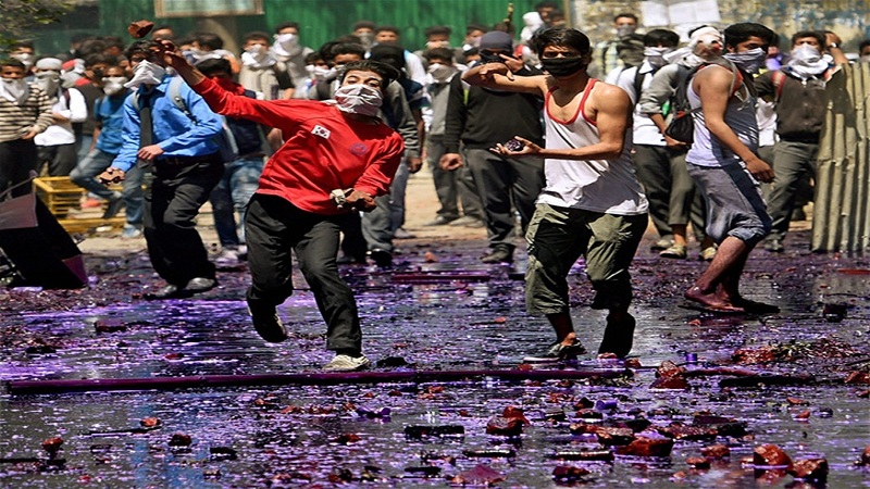 दहशतवादी दगडांऐवजी फेकतायत शक्तीशाली ग्रेनेड, सुरक्षादलंही वैतागली