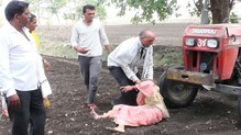 वृद्ध आईला ट्रॅक्टरखाली टाकणाऱ्या क्रूर नातवाला अटक वृद्ध आईला ट्रॅक्टरखाली टाकणाऱ्या क्रूर नातवाला अटक