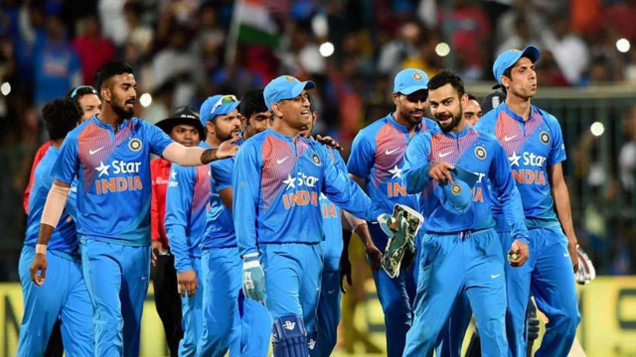 दोन सामन्यांनंतर मालिकेत १-१ अशी बरोबरी साधल्यानंतर भारत आणि इंग्लंड यांच्यात आज निर्णायक सामना होणार आहे. दोन सामन्यांनंतर मालिकेत १-१ अशी बरोबरी साधल्यानंतर भारत आणि इंग्लंड यांच्यात आज निर्णायक सामना होणार आहे.