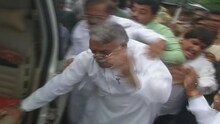 VIDEO : मराठा कार्यकर्त्यांकडून चंद्रकांत खैरेंना शिवीगाळ आणि धक्काबुक्की