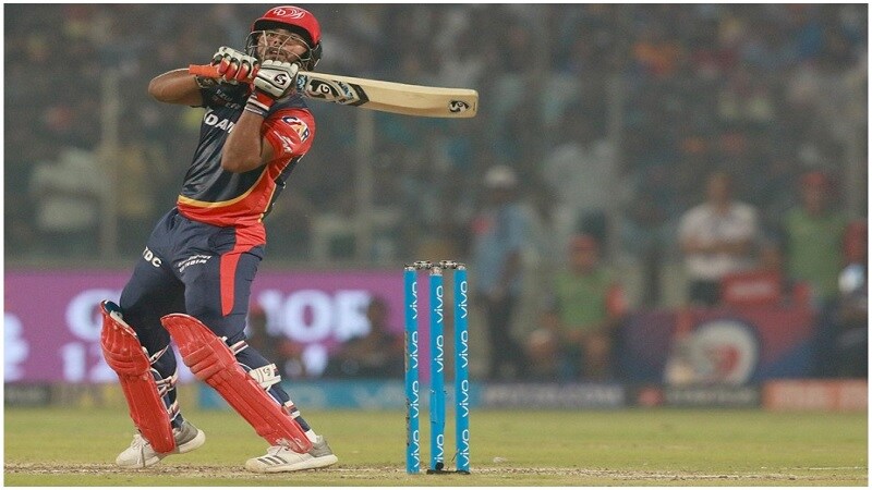 आयपीएलच्या 11 व्या पर्वात हैदराबादविरुद्ध शतकी खेळी खेळलेल्या ऋषभ पंतला आज संपूर्ण जग ओळखतं. पण या युवा खेळाडूचे स्ट्रगल वाचल्यावर तुमच्याही डोळ्यात पाणी येईल. (छाया सौजन्यः आयपीएल क्रिकेट) आयपीएलच्या 11 व्या पर्वात हैदराबादविरुद्ध शतकी खेळी खेळलेल्या ऋषभ पंतला आज संपूर्ण जग ओळखतं. पण या युवा खेळाडूचे स्ट्रगल वाचल्यावर तुमच्याही डोळ्यात पाणी येईल. (छाया सौजन्यः आयपीएल क्रिकेट)