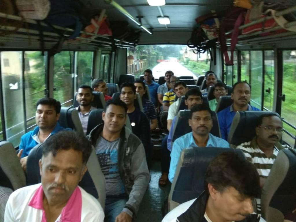 दापालीहून निघालेली ही खासगी बस सकाळी १०.३० वाजताच्या सुमारास रायगड जिल्ह्यातील पोलादपूर-आंबेनळी घाटातून जात होती. दापालीहून निघालेली ही खासगी बस सकाळी १०.३० वाजताच्या सुमारास रायगड जिल्ह्यातील पोलादपूर-आंबेनळी घाटातून जात होती.