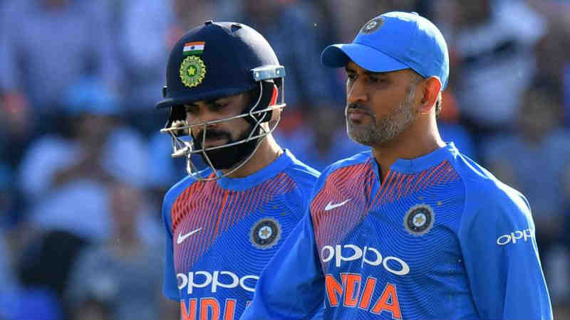 योग्य वेळी कर्णधारपद सोडणे एक यशस्वी कर्णधार असतानाच महेंद्रसिंग धोनीने कर्णधारपद सोडण्याचा निर्णय घेतला. धोनीने एकदिवसीय आणि टी- 20 क्रिकेटच्या कर्णधार पदाचा राजीनामा दिला. धोनी भारताचा असा कर्णधार आहे ज्याने चॅम्पियन्स ट्रॉफी आणि संघाला दोन वर्ल्ड कप जिंकून दिले. 4 जानेवारी 2017 मध्ये धोनीने कर्णधार पद सोडण्याचा निर्णय घेतला. योग्य वेळी कर्णधारपद सोडणे एक यशस्वी कर्णधार असतानाच महेंद्रसिंग धोनीने कर्णधारपद सोडण्याचा निर्णय घेतला. धोनीने एकदिवसीय आणि टी- 20 क्रिकेटच्या कर्णधार पदाचा राजीनामा दिला. धोनी भारताचा असा कर्णधार आहे ज्याने चॅम्पियन्स ट्रॉफी आणि संघाला दोन वर्ल्ड कप जिंकून दिले. 4 जानेवारी 2017 मध्ये धोनीने कर्णधार पद सोडण्याचा निर्णय घेतला.
