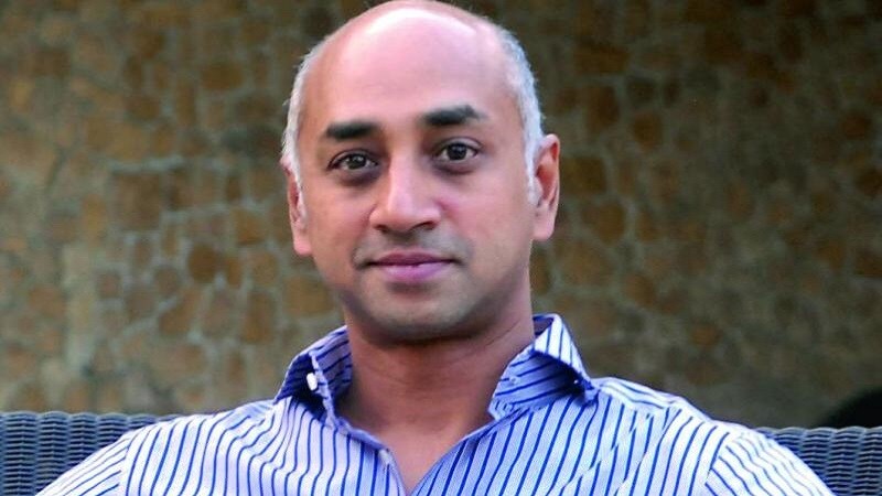 उत्तर भारतातले जयदेव गल्ला हे देशातील श्रीमंत खासदारांपैकी एक असून अमारा राजा ग्रुप ऑफ कंपनीजचे ते मालक आहेत. अमारा राजा ग्रुप ऑफ कंपनी ही अॅमेरॉन बॅटरी तयार करते. उत्तर भारतातले जयदेव गल्ला हे देशातील श्रीमंत खासदारांपैकी एक असून अमारा राजा ग्रुप ऑफ कंपनीजचे ते मालक आहेत. अमारा राजा ग्रुप ऑफ कंपनी ही अॅमेरॉन बॅटरी तयार करते.