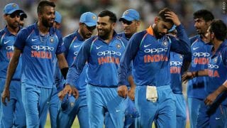 भारत आणि इंग्लंड दरम्यान आज तिसरा निर्णायक सामना खेळण्यात येणार आहे. या सामन्यात कर्णधार विराटची सर्वात मोठी डोकेदुखी काही असेल तर ती म्हणजे चौथ्या क्रमांकावर कोणत्या खेळाडूला पाठवायचं... भारत आणि इंग्लंड दरम्यान आज तिसरा निर्णायक सामना खेळण्यात येणार आहे. या सामन्यात कर्णधार विराटची सर्वात मोठी डोकेदुखी काही असेल तर ती म्हणजे चौथ्या क्रमांकावर कोणत्या खेळाडूला पाठवायचं...