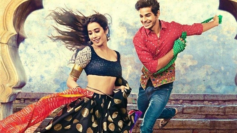 'धडक' सिनेमा रिलीज झाला आणि चार दिवसांत सिनेमानं 40 कोटींची कमाई केली. बाॅलिवूड सेलिब्रिटीज ईशान आणि जान्हवीचं खूप कौतुक करतायत. 'धडक' सिनेमा रिलीज झाला आणि चार दिवसांत सिनेमानं 40 कोटींची कमाई केली. बाॅलिवूड सेलिब्रिटीज ईशान आणि जान्हवीचं खूप कौतुक करतायत.
