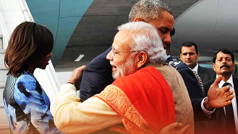 पंतप्रधान नरेंद्र मोदींनी याआधी अनेक राष्ट्राध्यक्षांची गळाभेट घेतलीय. 2015- अमेरिका राष्ट्राध्यक्ष बराक ओबामांना अालिंगन पंतप्रधान नरेंद्र मोदींनी याआधी अनेक राष्ट्राध्यक्षांची गळाभेट घेतलीय. 2015- अमेरिका राष्ट्राध्यक्ष बराक ओबामांना अालिंगन