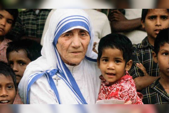 मदर तेरेसांच्या संस्थेतून झाली मुलांची विक्री, संशयितांना अटक