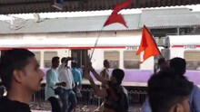 VIDEO : ठाण्यात मराठा समाज पेटला, रेल्वेस्थानकात केला रेल रोको