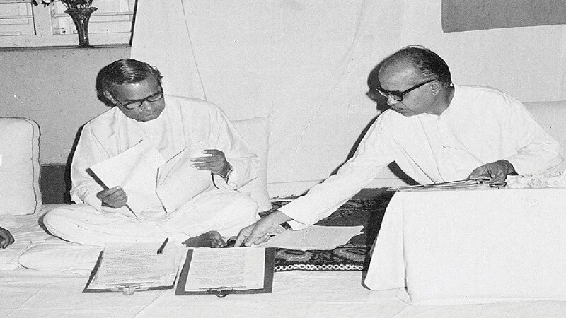 20 - देशातील दिल्ली-मुंबई- चेन्नई आणि कलकत्ता ही शहरं जोडण्यासाठी स्वर्णिम चतुर्भूज योजना राबवली 20 - देशातील दिल्ली-मुंबई- चेन्नई आणि कलकत्ता ही शहरं जोडण्यासाठी स्वर्णिम चतुर्भूज योजना राबवली