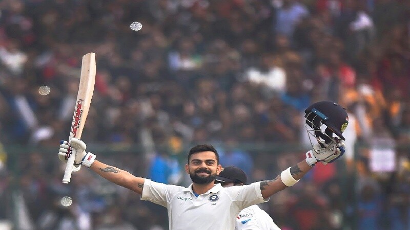 एजबेस्टनमध्ये सुरू असलेल्या भारत- इंग्लंडच्या 5 कसोटी सामन्यात विराट कोहली पहिल्या स्थानावर विराजमान झाला आहे. त्याने ऑस्ट्रेलियाच्या स्टिव्ह स्मितला मागे टाकत हा विक्रम केला आहे. Photo- PTI एजबेस्टनमध्ये सुरू असलेल्या भारत- इंग्लंडच्या 5 कसोटी सामन्यात विराट कोहली पहिल्या स्थानावर विराजमान झाला आहे. त्याने ऑस्ट्रेलियाच्या स्टिव्ह स्मितला मागे टाकत हा विक्रम केला आहे. Photo- PTI