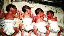 VIDEO : महिलेने दिला चार बाळांना जन्म