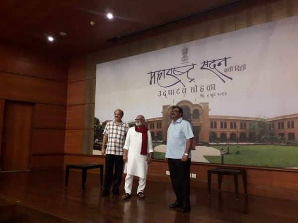 दिल्ली दौऱ्यात सत्तेतले विरोधातल्या सर्व मित्रांशी संवाद होईल. आम्ही पक्ष बदलणार या मीडियाने उठवलेल्या वावड्या आहे असंही भुजबळ म्हणाले. दिल्ली दौऱ्यात सत्तेतले विरोधातल्या सर्व मित्रांशी संवाद होईल. आम्ही पक्ष बदलणार या मीडियाने उठवलेल्या वावड्या आहे असंही भुजबळ म्हणाले.