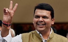 लाट कायम!, सांगलीत 'कमळ' उमललं, काँग्रेस-राष्ट्रवादीचं सत्तेचं स्वप्न भंगलं लाट कायम!, सांगलीत 'कमळ' उमललं, काँग्रेस-राष्ट्रवादीचं सत्तेचं स्वप्न भंगलं