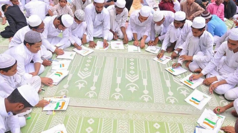 या कार्यक्रमात भारतीय झेंडा रंगवण्याची स्पर्धा, प्रश्नमंजूशा, वत्कृत्व स्पर्धांचे आयोजन करण्यात आले होते या कार्यक्रमात भारतीय झेंडा रंगवण्याची स्पर्धा, प्रश्नमंजूशा, वत्कृत्व स्पर्धांचे आयोजन करण्यात आले होते