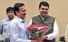 गिरीश महाजनांचं 'प्रमोशन','या' जिल्ह्याची मुख्यमंत्र्यांनी दिली धुरा गिरीश महाजनांचं 'प्रमोशन','या' जिल्ह्याची मुख्यमंत्र्यांनी दिली धुरा