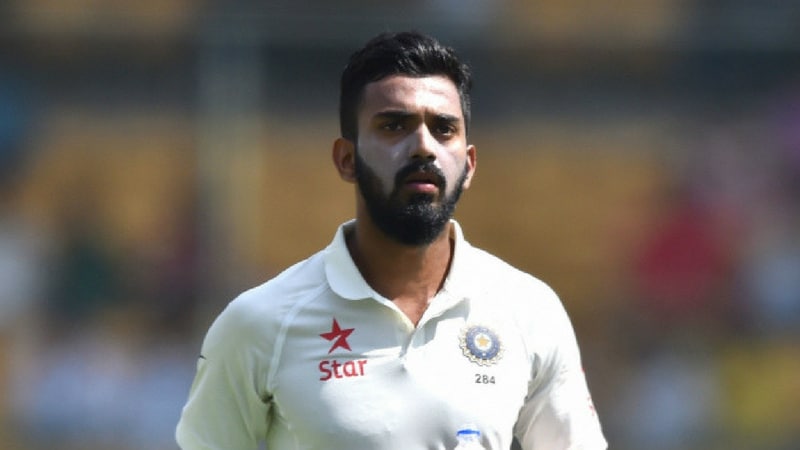 शिखर धवनऐवजी आलेला फलंदाज केएल राहूल देखील काही खास कामगिरी करु शकला नाही. राहूलने पहिल्या डावात ८ आणि दुसऱ्यामध्ये फक्त १० धावा केल्या. शिखर धवनऐवजी आलेला फलंदाज केएल राहूल देखील काही खास कामगिरी करु शकला नाही. राहूलने पहिल्या डावात ८ आणि दुसऱ्यामध्ये फक्त १० धावा केल्या.